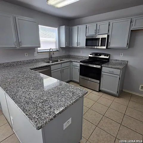 3 bed, 2.5 bath, 1507 sqft, $1,700 — Photo 4