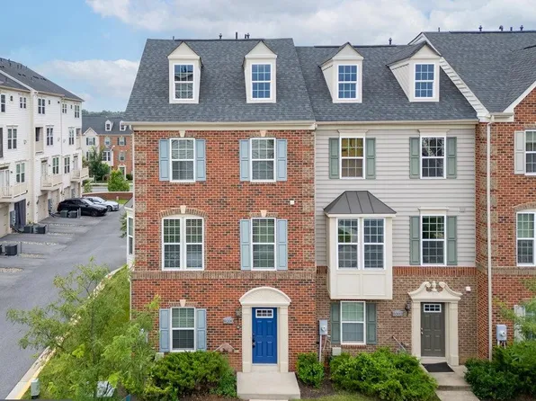 8200 N Channel Dr, Greenbelt, MD 20770