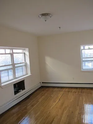 Rented by Aidonis Realty | media 18