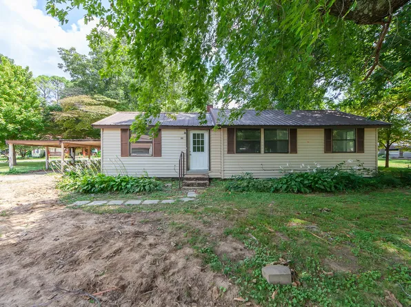 86 Paris Pike, Mc Kenzie, TN 38201