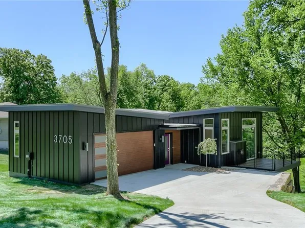 3705 NW 50th St, Riverside, MO 64150