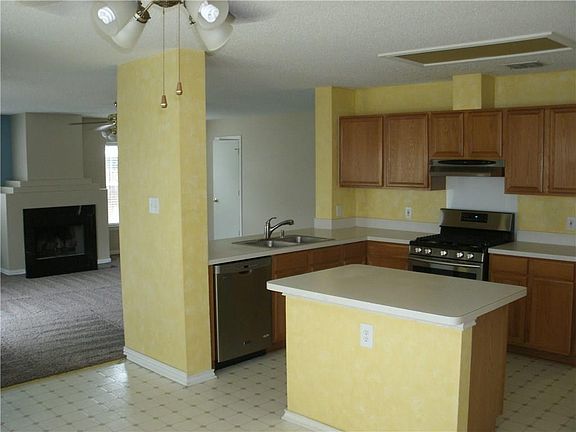 3rd image of 5312 Dillon Cir
