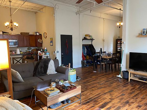 3rd image of 212 Dartmouth St Unit 5