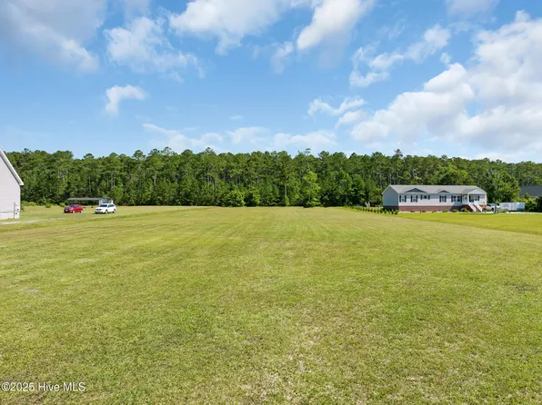 303 Mayflower Drive, Newport, NC 28570