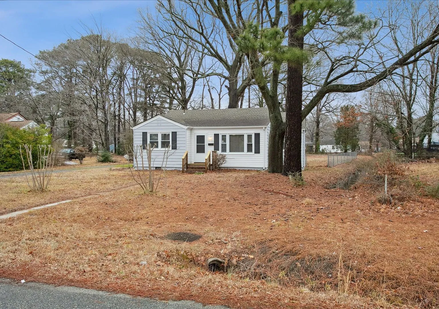 Easy One-Level Rental Near Shipyard, I-664 & the James River Bridge — Photo 3