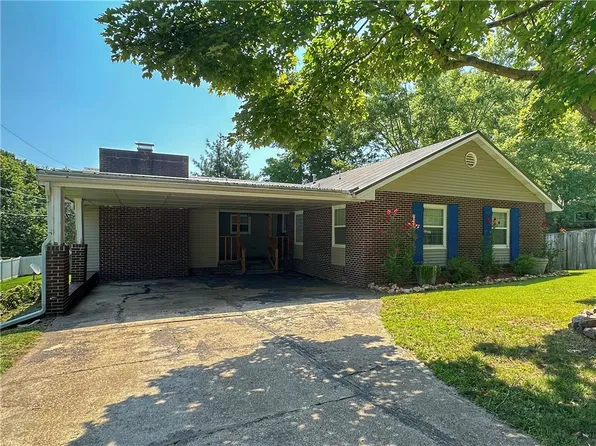 1306 W Court St, Harrison, AR 72601