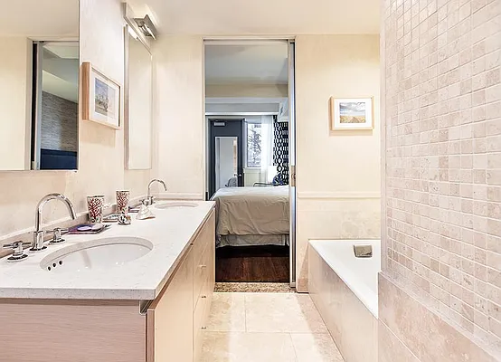 Sold by Warburg | media 18