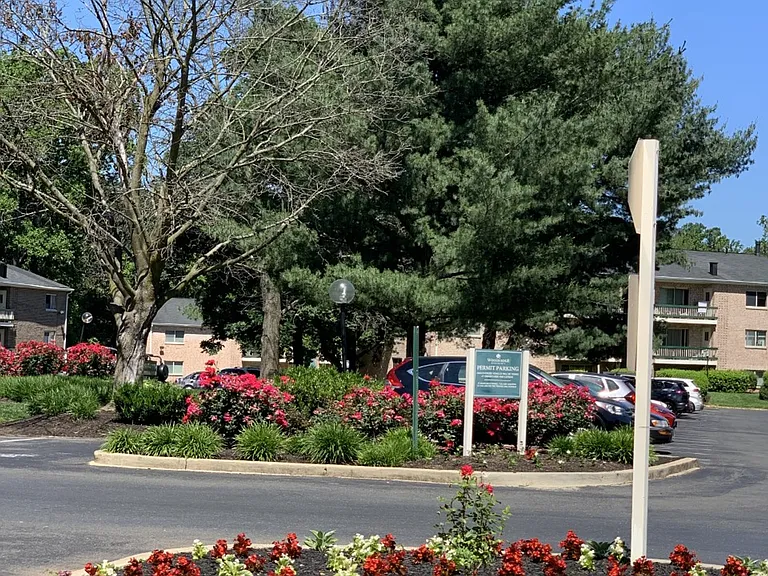 Woods Edge Apartments — Photo 18