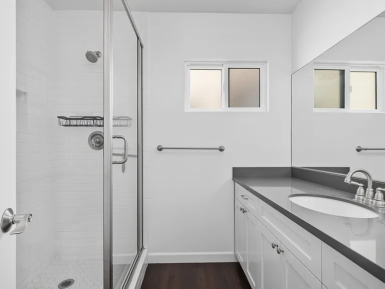 11836 Mayfield Ave #9 — Photo 15