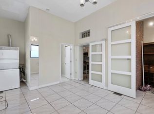 229 S Racine Ave #A1, Chicago, IL 60607