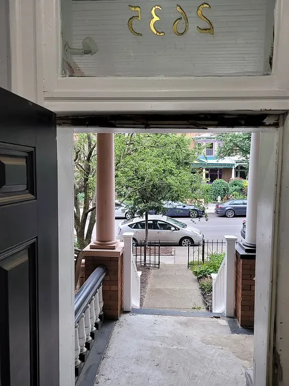 N Calvert St, Baltimore — Photo 2