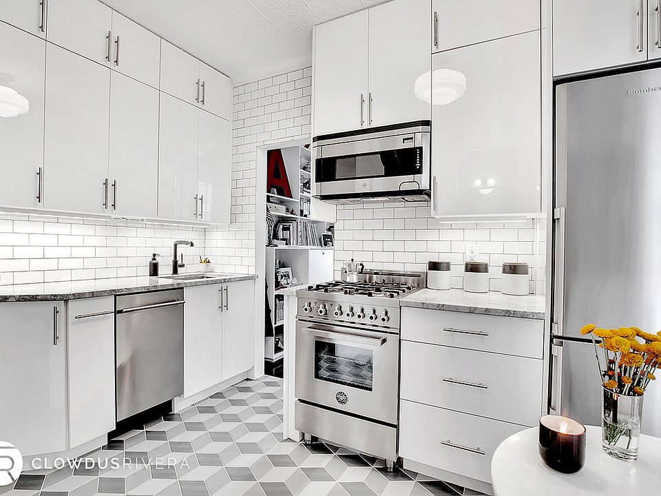 1st image of 64 Macdougal St APT 17