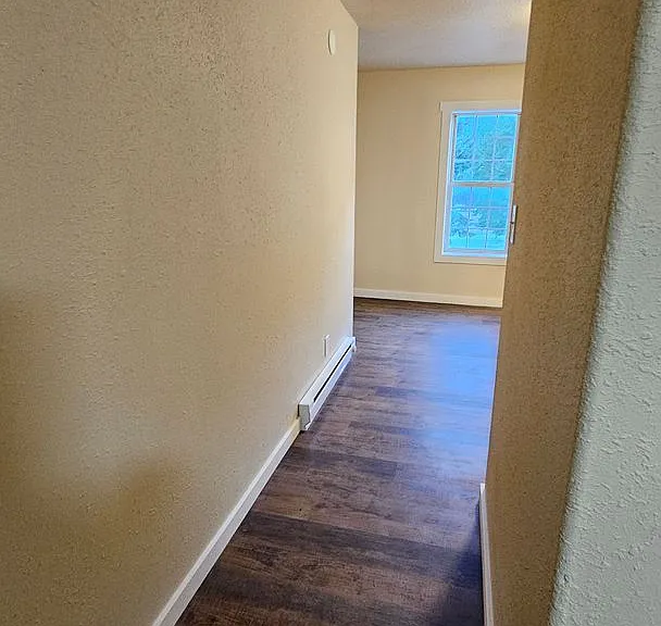 400 Railroad Ave — Photo 11