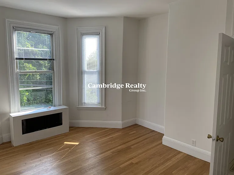 38 Newton St #2T — Photo 16