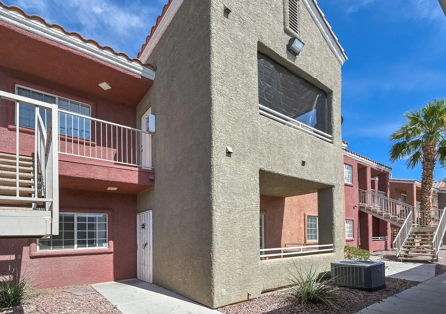 NE Near Nellis! Gated! Community Pool, Spa, Clubhouse & Park with playground!! — Photo 3