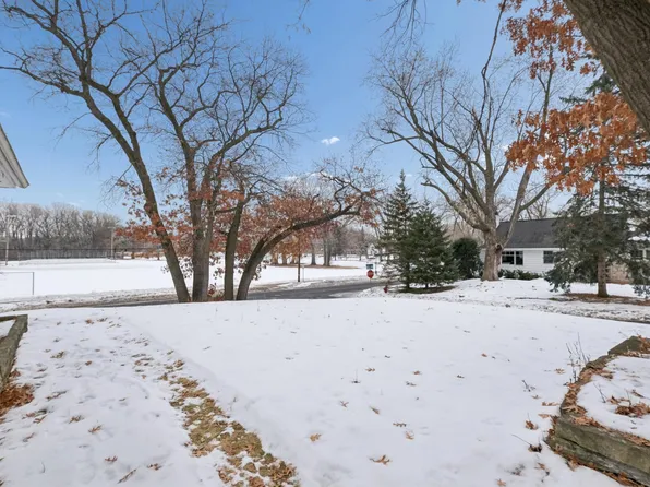 4500 Parkside Ln, Edina, MN 55436