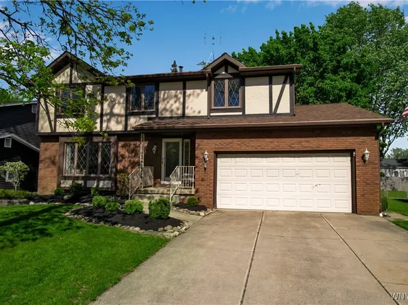 4905 Winterway Ln, Hamburg, NY 14075