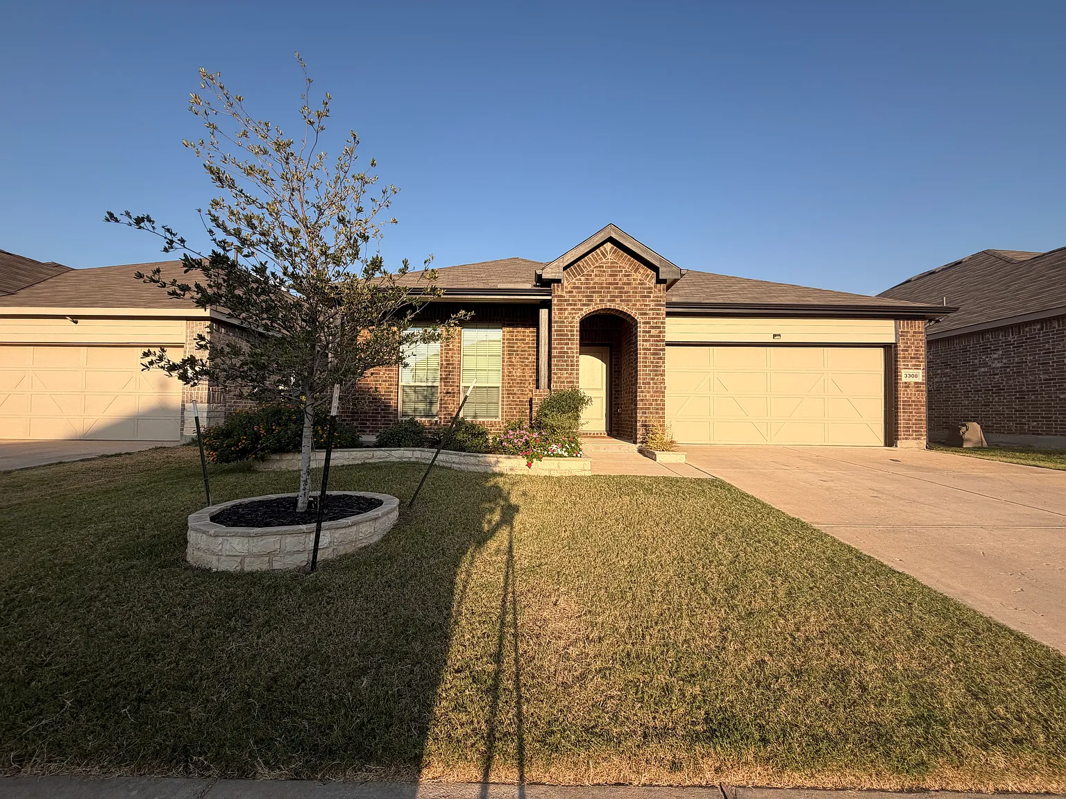 4 bed, 1837 sqft, $2,500 — Photo 4
