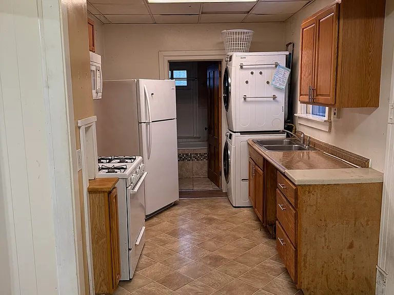 173 Hawley St #2 — Photo 8