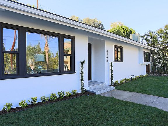3rd image of 4805 Serrania Ave