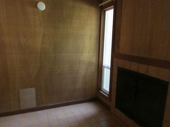 Den/bedroom