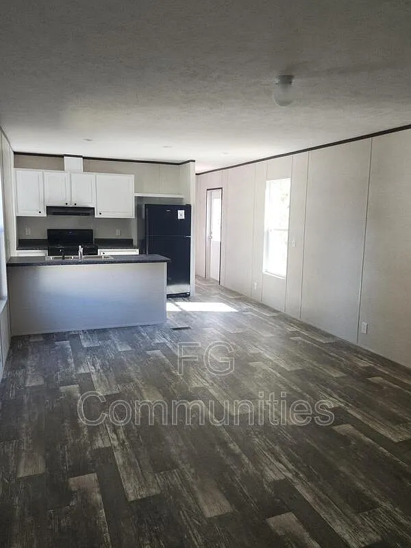 3 bed, 2.0 bath, $1,400 — Photo 3