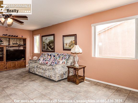 4th image of 15956 W Crocus Dr