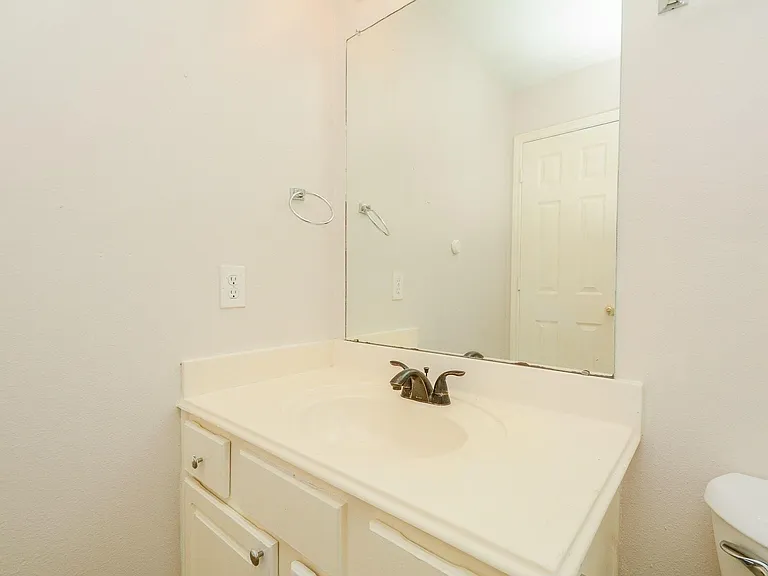 19715 Lindenfield Ct — Photo 24