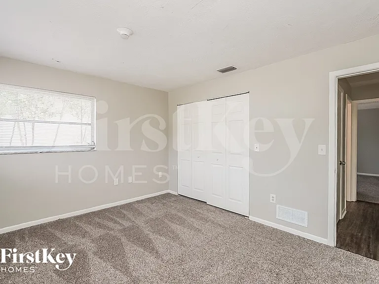 319 Scott Ct — Photo 12