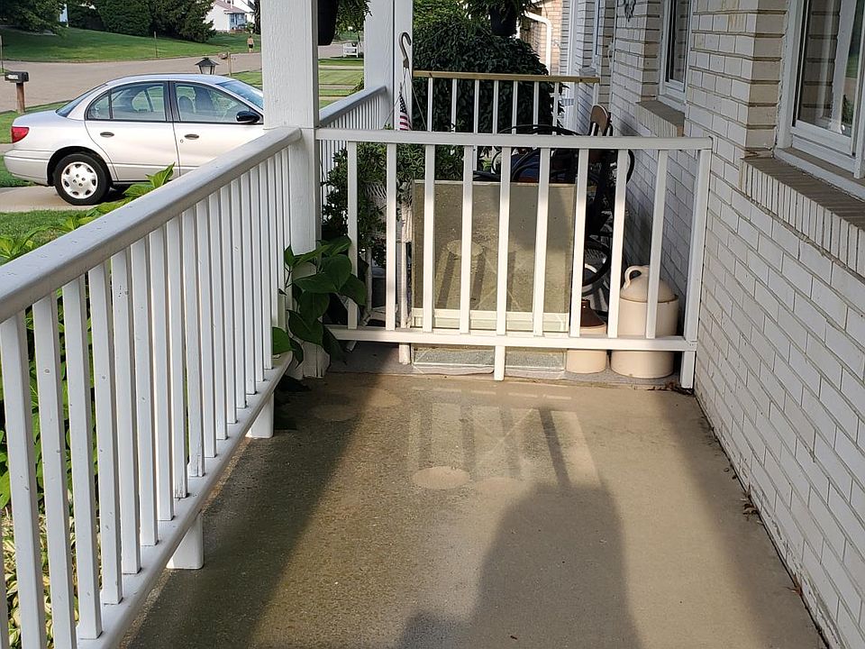 2nd image of 1310 35th St NE