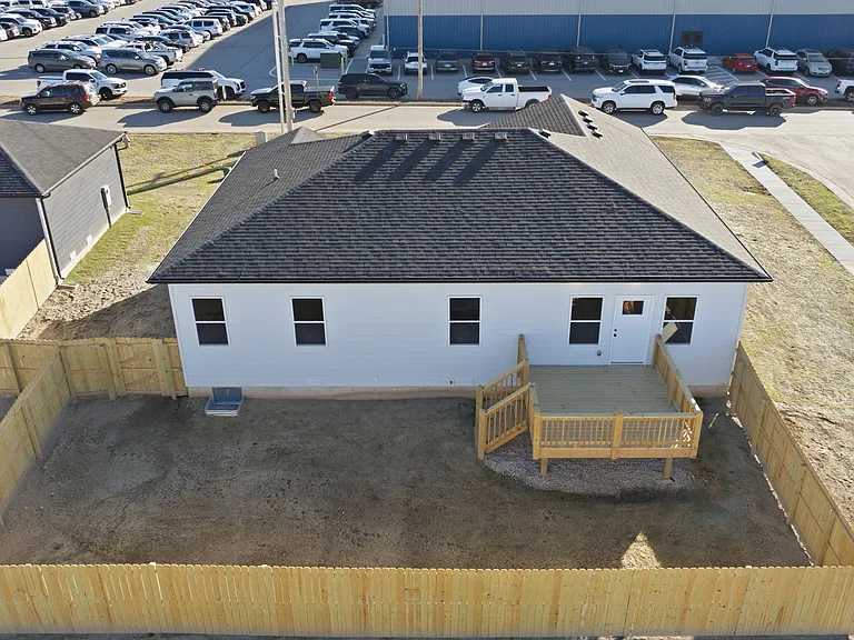 1759 S West St — Photo 24