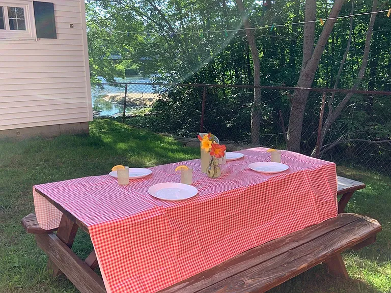 22 Maple St — Photo 32