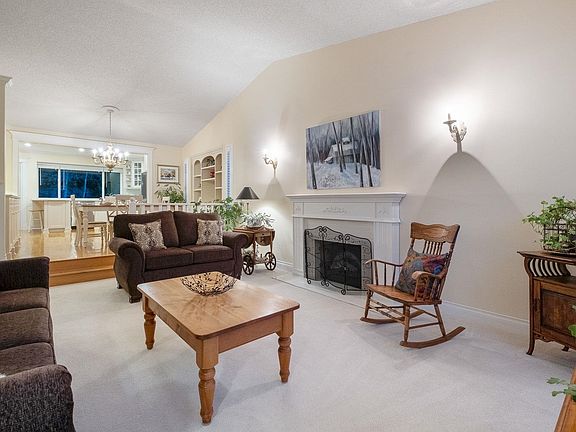 5th image of 31 Arrow Wood Pl