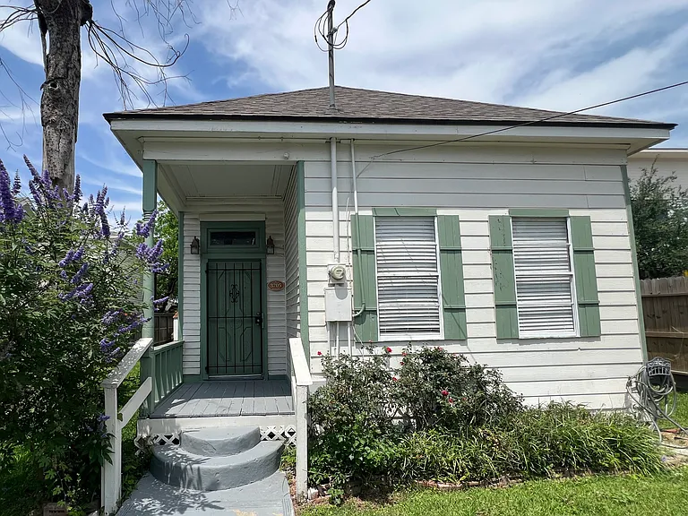 3705 Runnels St — Photo 2