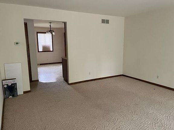 2nd image of 5831 Leisure South Dr SE