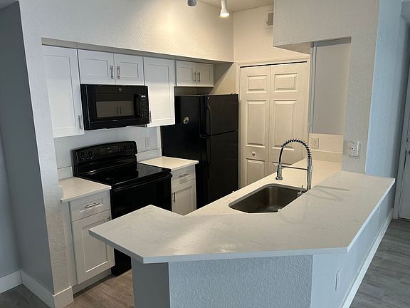 3rd image of 13102 Mulberry Park Dr APT 927