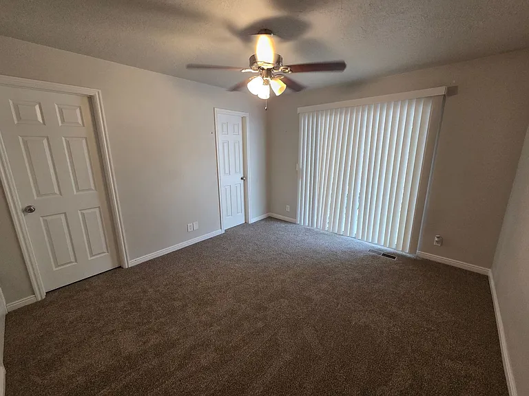 438 Stone Mountain Dr #4 — Photo 3