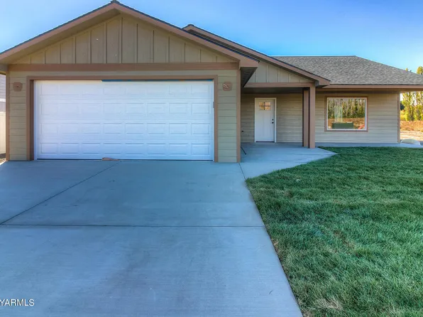 423 Pear Dr, Tieton, WA 98947