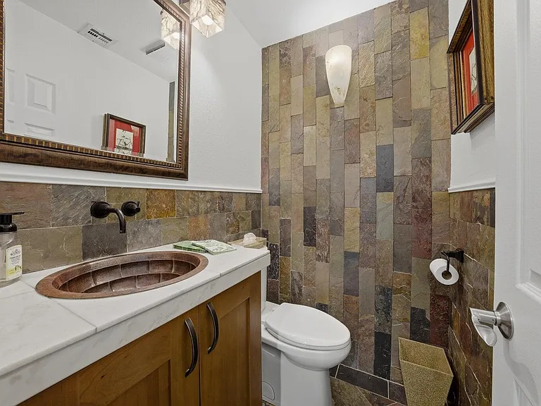 10 Venus Dr — Photo 23
