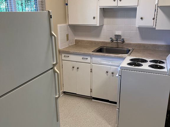 4th image of 11527 28th Ave NE #102