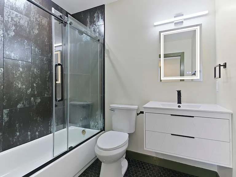 416 N College Ave #4 — Photo 4
