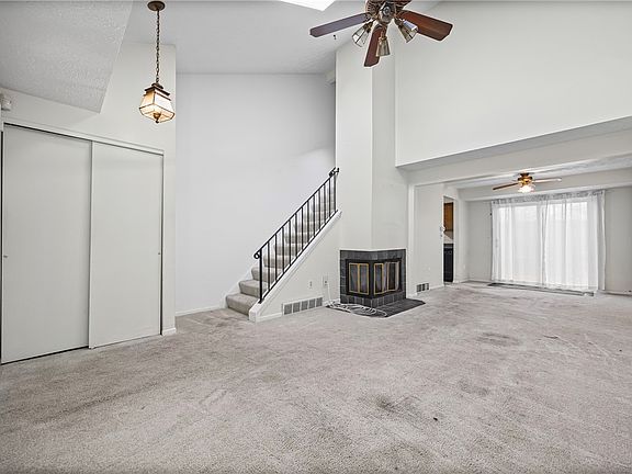 3rd image of 50 Old Pine Ln