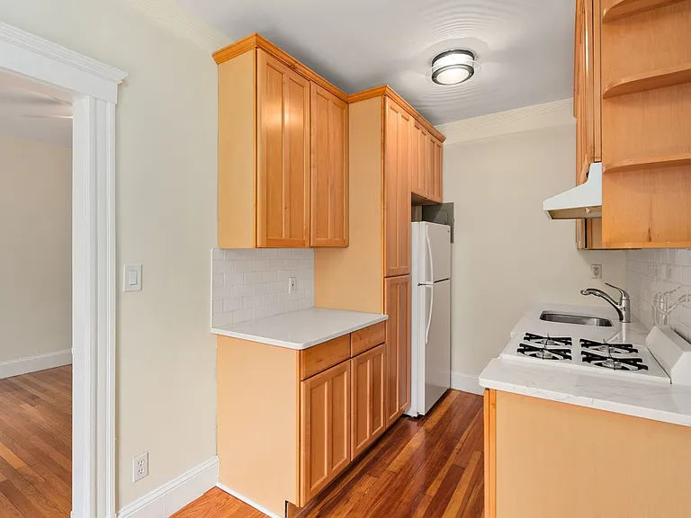 40 Linnaean St #11 — Photo 21