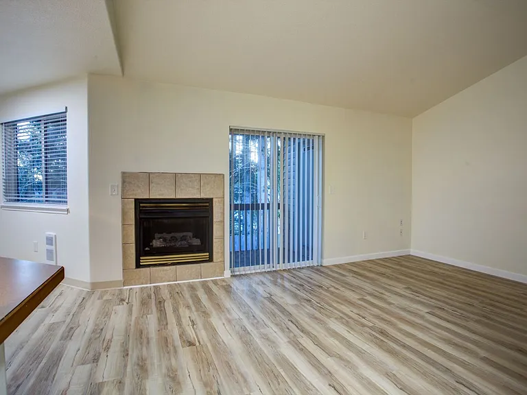 Tamarack Apartments — Photo 15