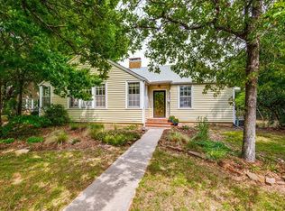 2220 N Locust St, Denton, TX 76209