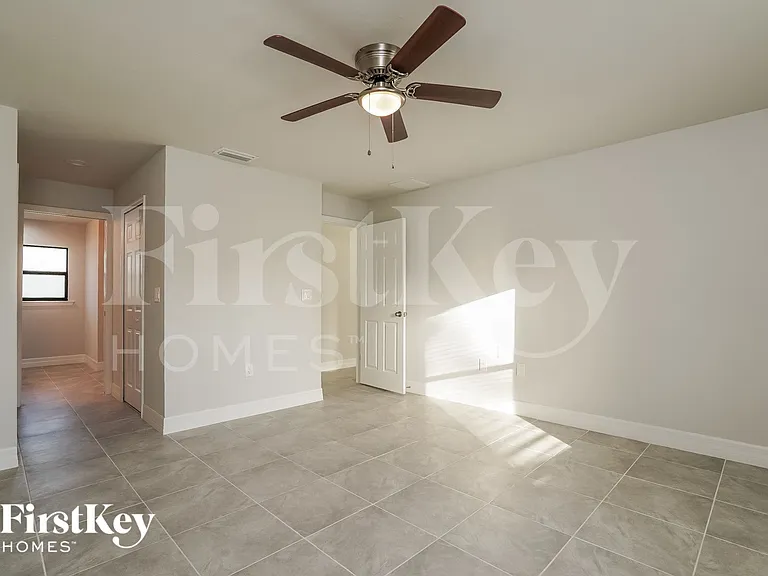 604 Henry Ave — Photo 9