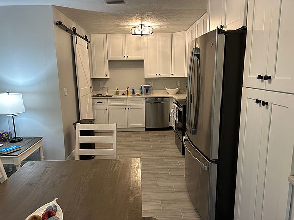 4th image of 5450 Avenue E Ave