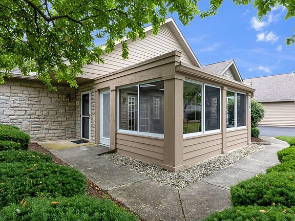 3rd image of 36 Abbeycross Ln