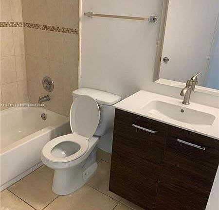 2nd image of 8290 Lake Dr APT 520