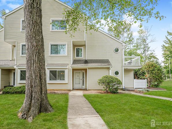 33 Foxtail Ln